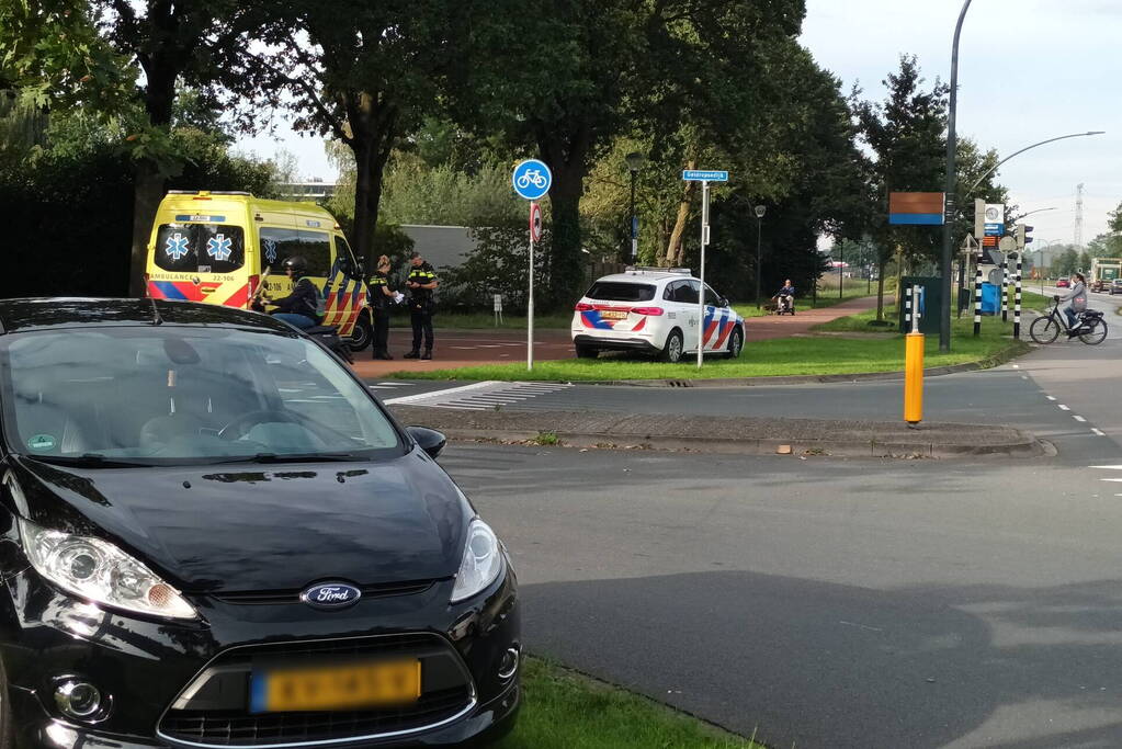 Fietser gewond bij aanrijding bij oversteekplaats