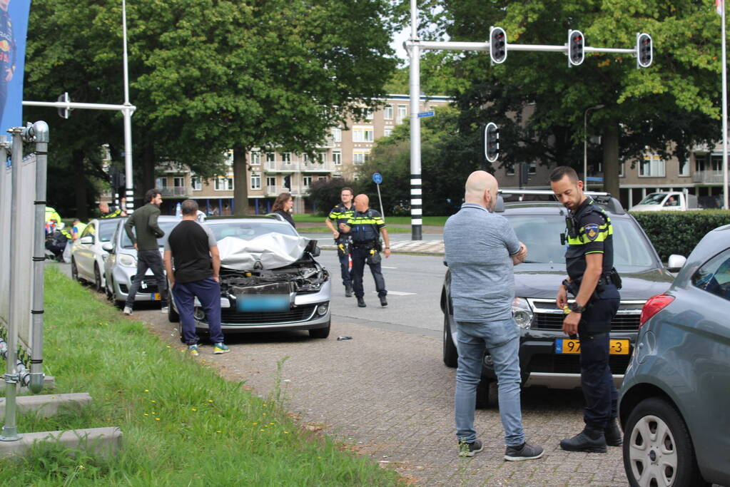 Vijf personenauto's betrokken bij aanrijding