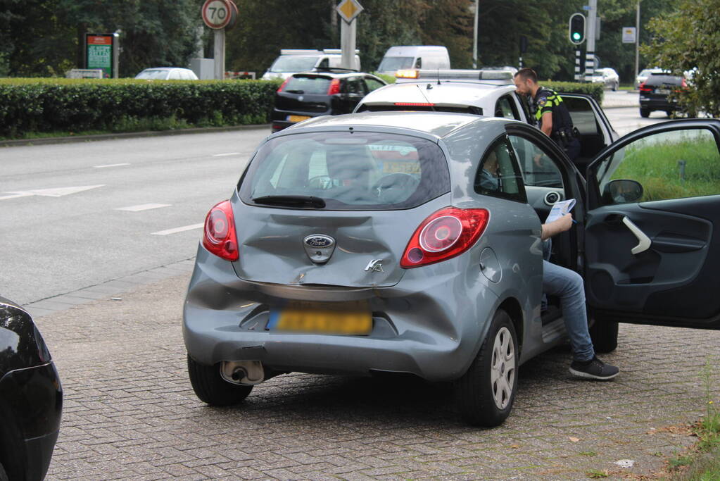 Vijf personenauto's betrokken bij aanrijding