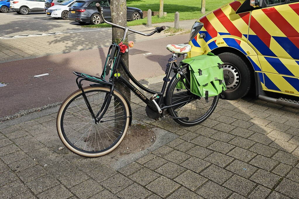 Fietser in botsing met personenauto