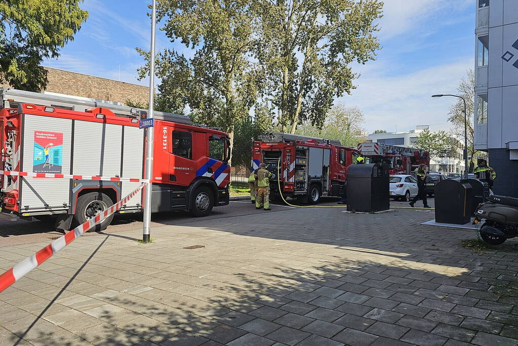 Persoon gewond bij brand in flatwoning