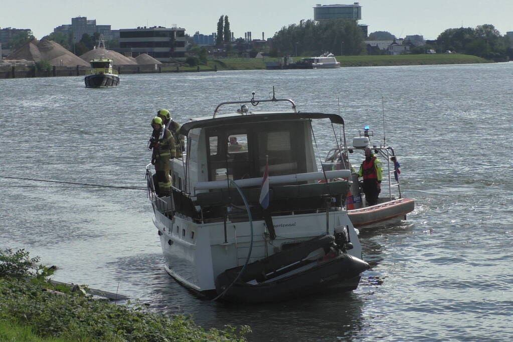 Flinke rookontwikkeling bij brand in plezierboot