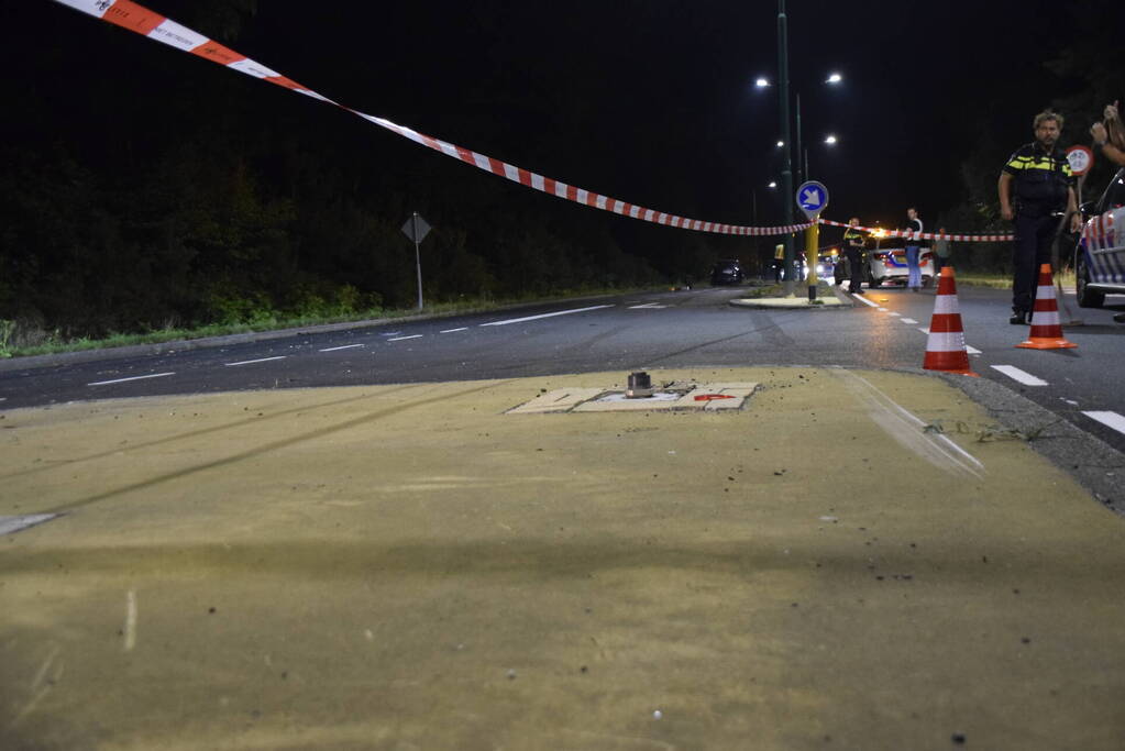 Achtervolging eindigt in crash, Maserati zwaar beschadigd