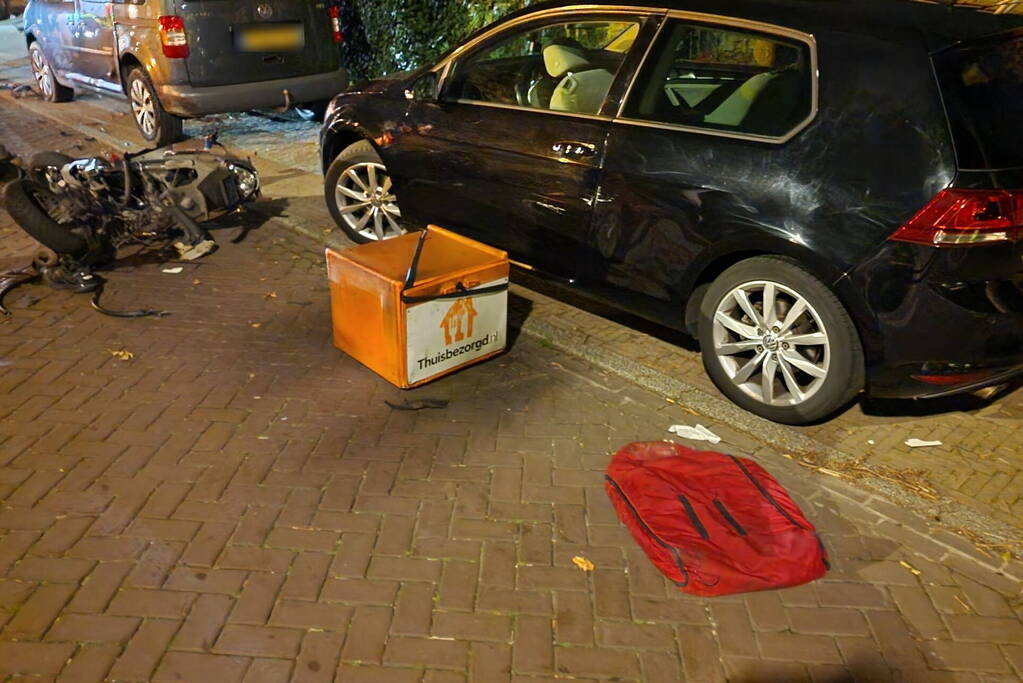 Scooterrijder ernstig gewond bij botsing met auto