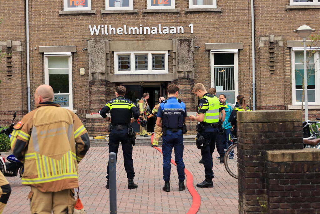 Bedrijfspand ontruimd vanwege brand