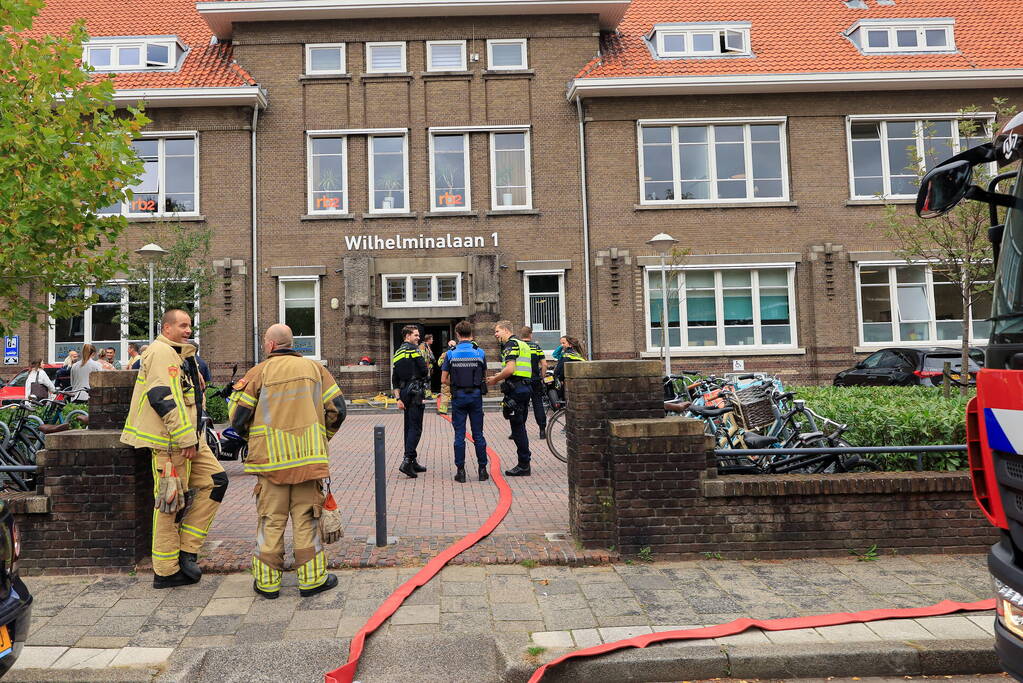 Bedrijfspand ontruimd vanwege brand