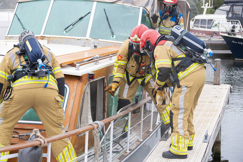 Brand aan boord van plezierjacht