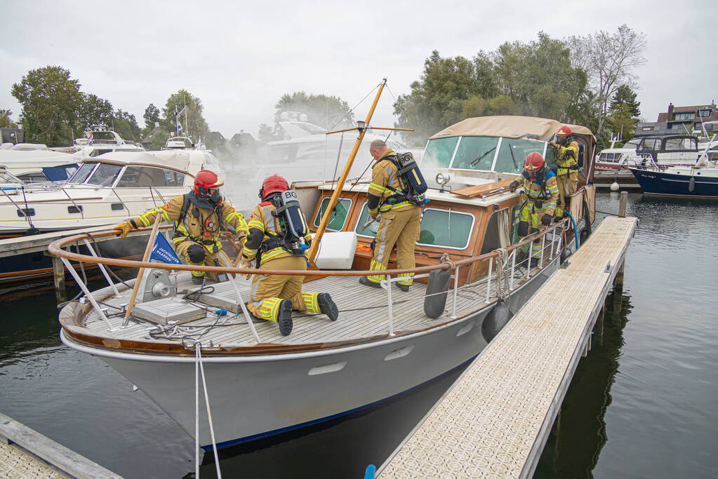 Brand aan boord van plezierjacht