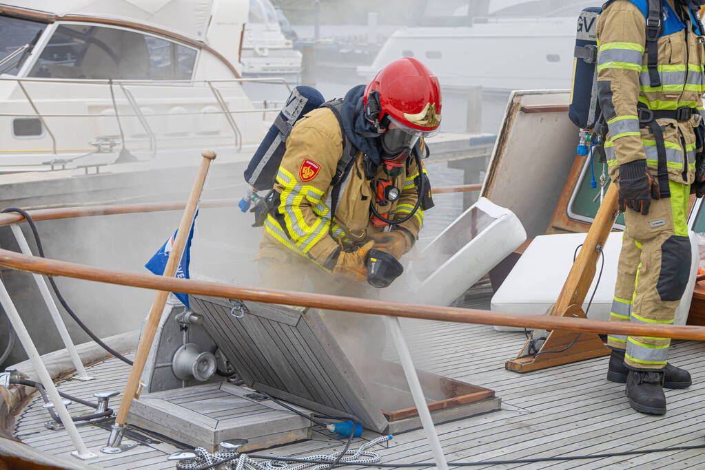 Brand aan boord van plezierjacht