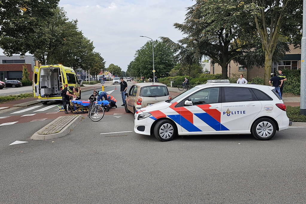 Overstekende fietser aangereden door automobilist