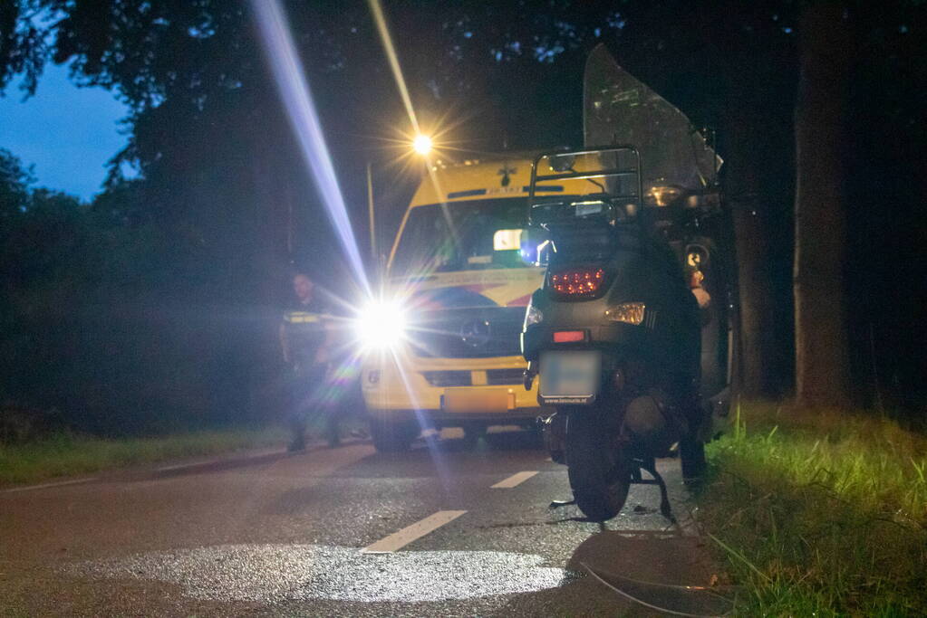 Scooter en fietser in botsing