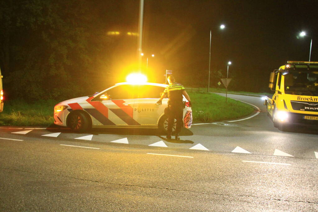 Bestuurder bestelbus slaat op de vlucht, politiehelikopter ingezet bij zoekactie