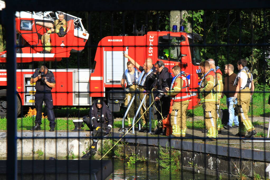 Overleden persoon uit sluis gehaald