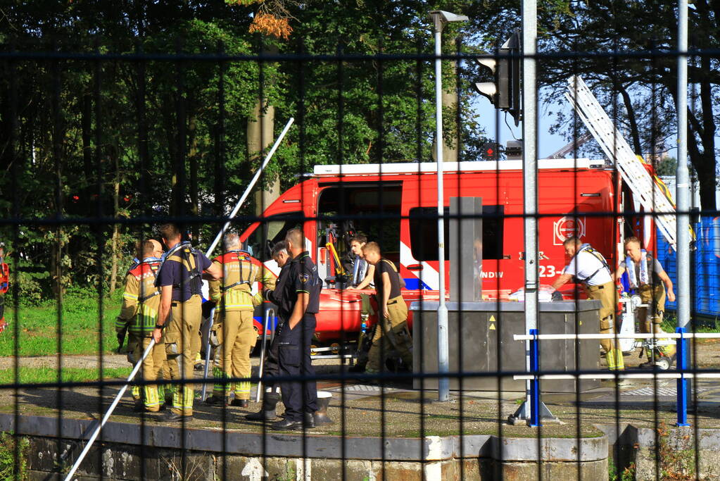 Overleden persoon uit sluis gehaald