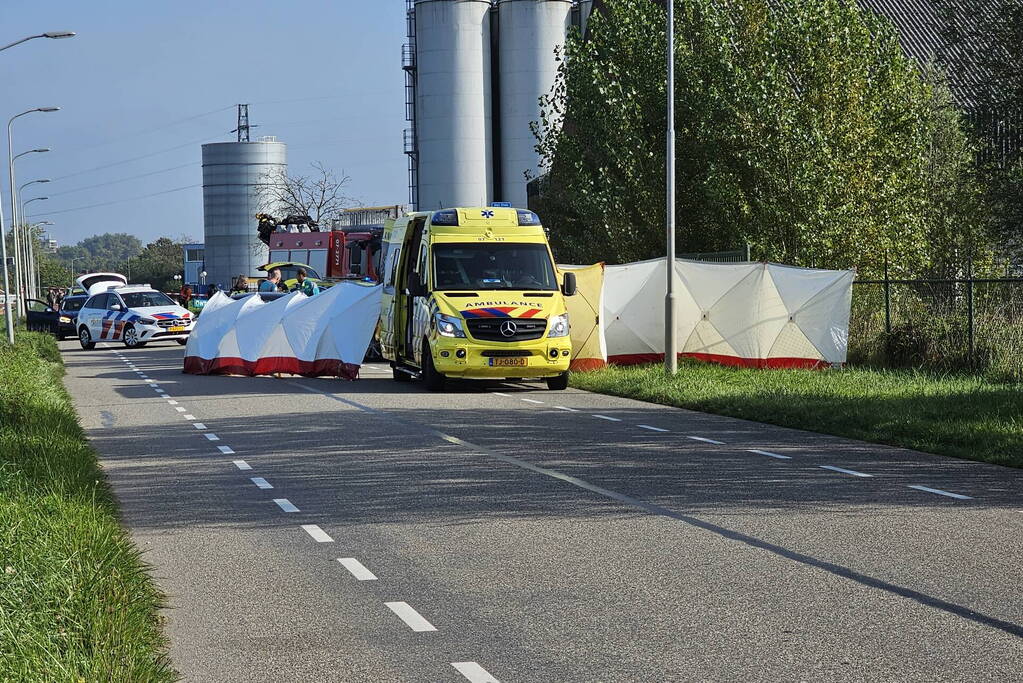 Oude fietser overleden bij aanrijding