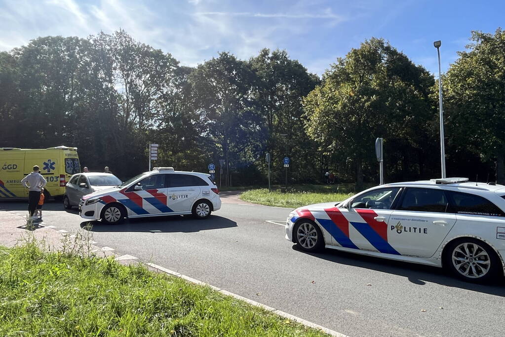 Fietser ernstig gewond bij botsing met automobilist