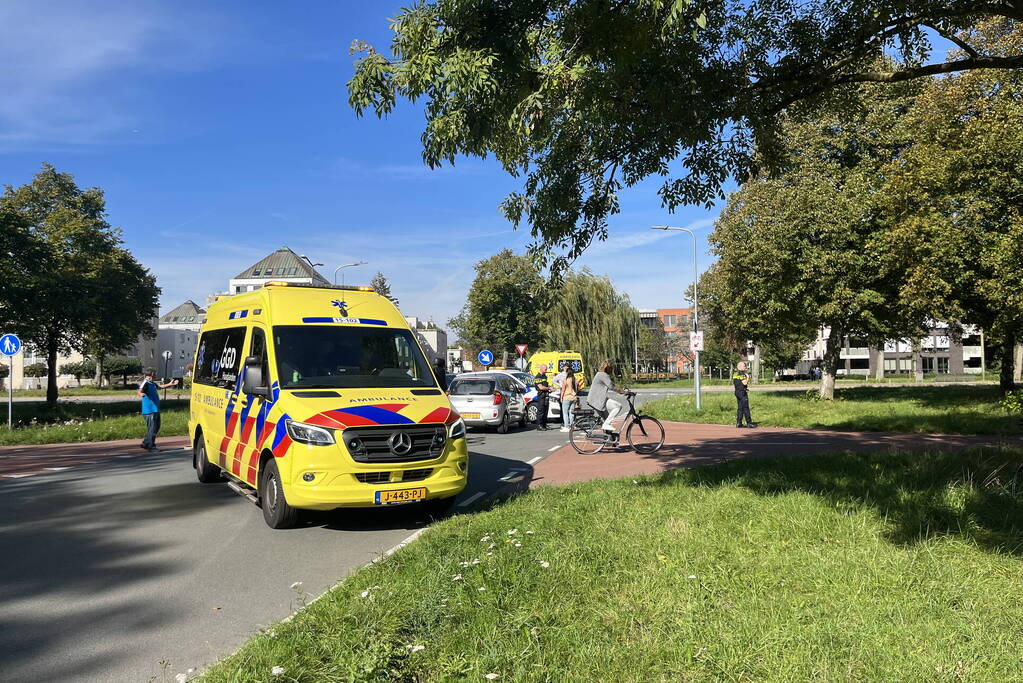 Fietser ernstig gewond bij botsing met automobilist