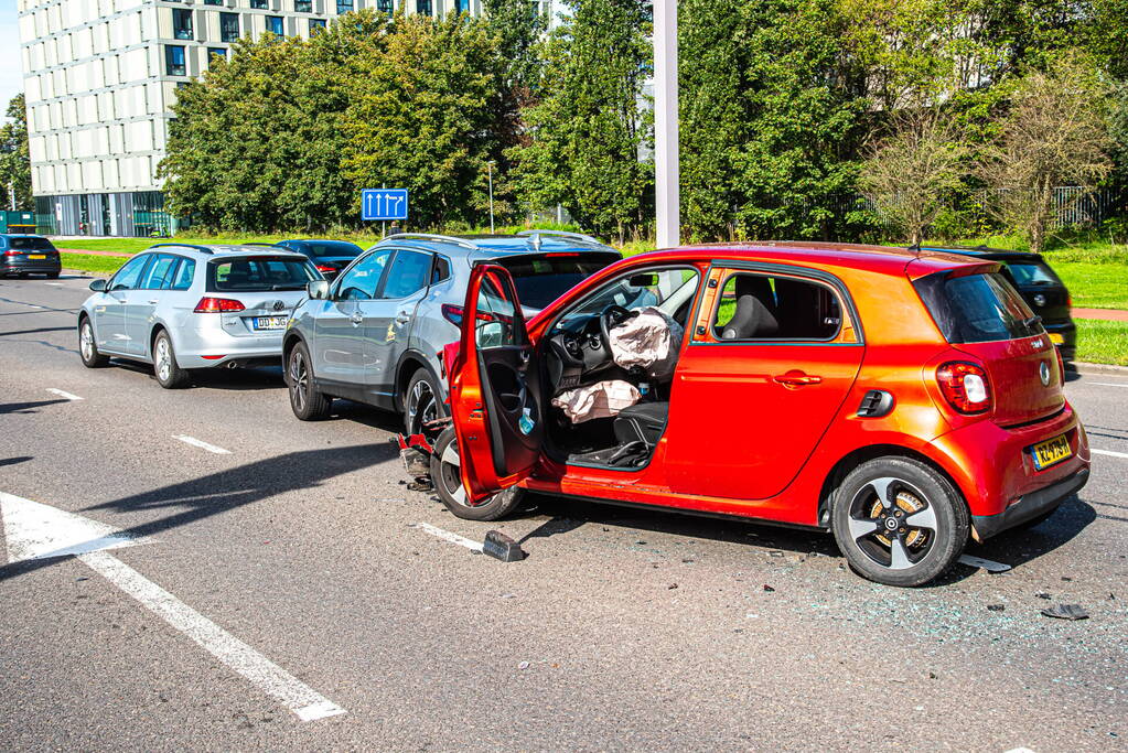 Gewonde bij kettingbotsing tussen drie voertuigen