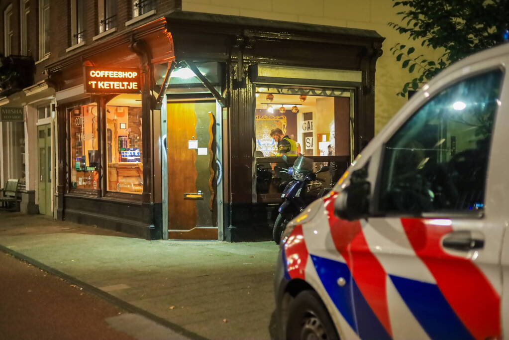 Politie onderzoekt overval op coffeeshop