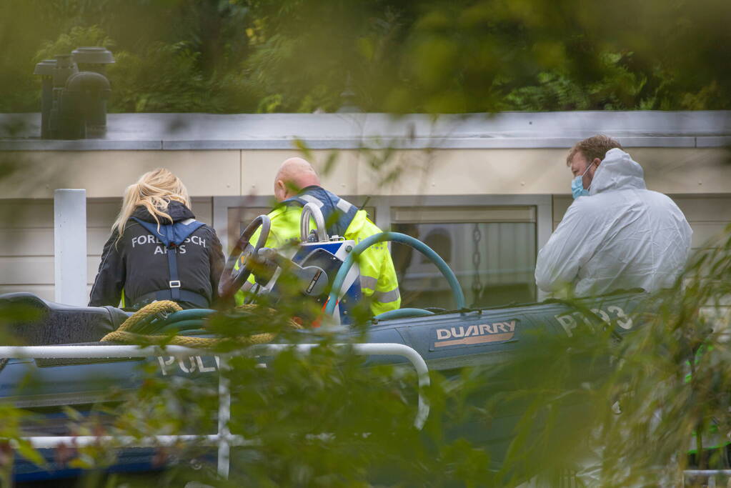 Politieonderzoek na vondst dode in water