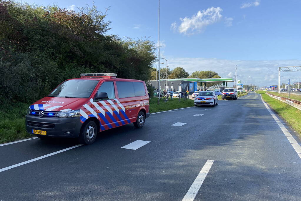 Vrachtwagen uitgebrand op oprit van snelweg