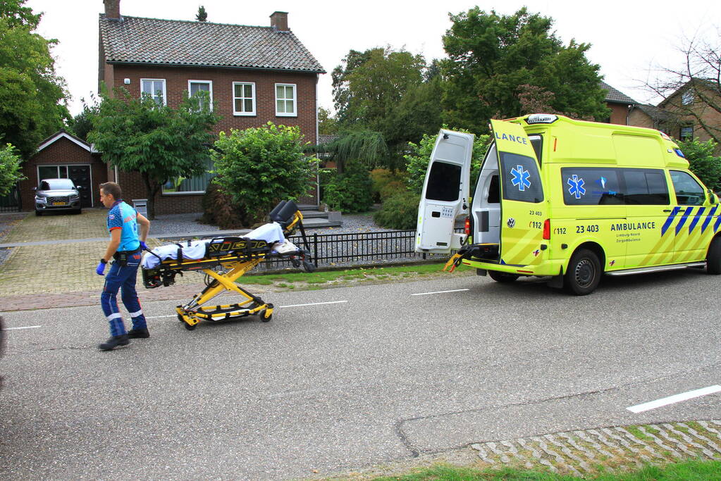 Twee fietsers in botsing