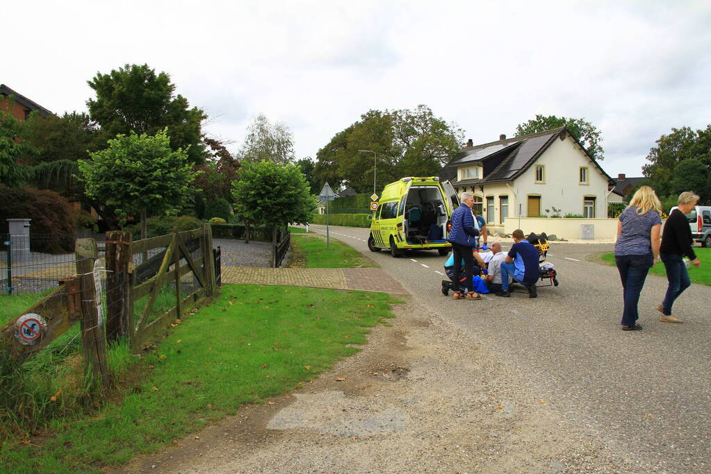 Twee fietsers in botsing