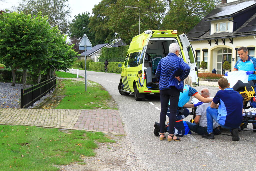 Twee fietsers in botsing