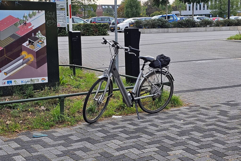 Scholier aangereden door afslaande auto