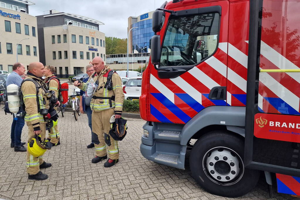 Kantoorgebouw ontruimd wegens brandlucht