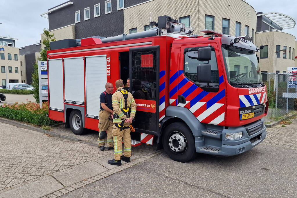 Kantoorgebouw ontruimd wegens brandlucht