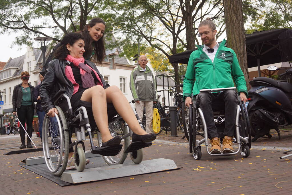 Hindernissen voor mensen met beperking worden zichtbaar in centrum