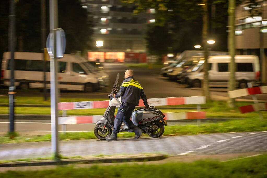 Groot onderzoek naar aantreffen explosieven bij auto en scooter