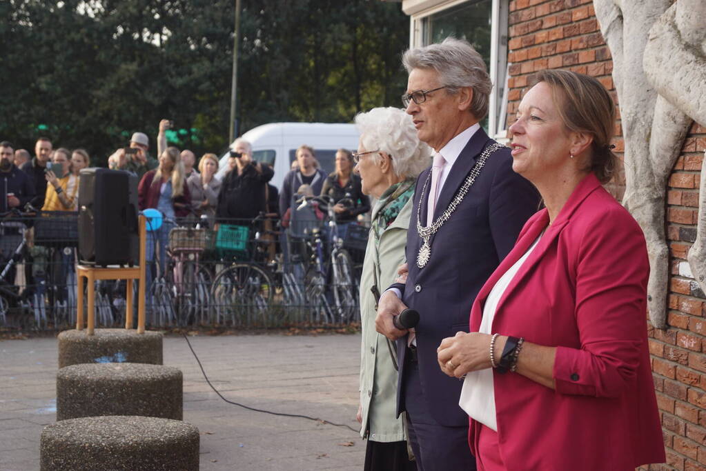 Lucas Bolsius opent feestweek vanwege 100-jarig bestaan Sint Josephschool