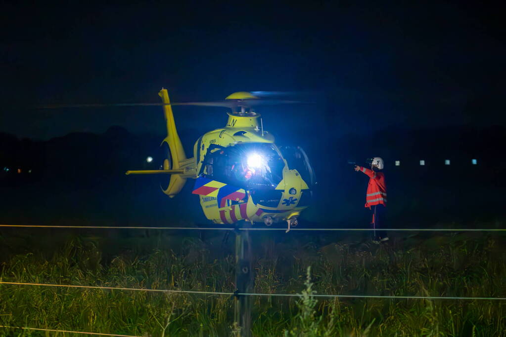 Traumahelikopter landt bij bedrijfsongeval