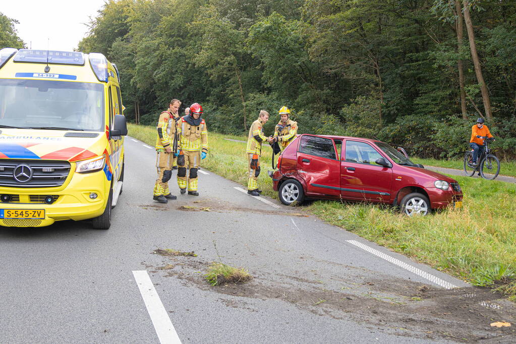 Twee kinderen gecontroleerd na aanrijding