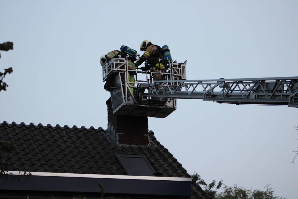 Schoorsteenbrand snel onder controle