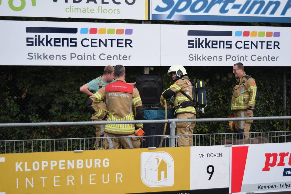 Brandende container snel geblust