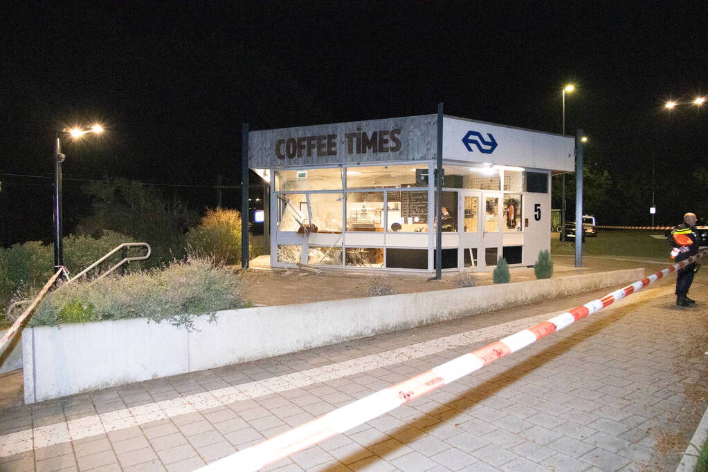 Veel schade na explosie bij Coffee Times NS-station