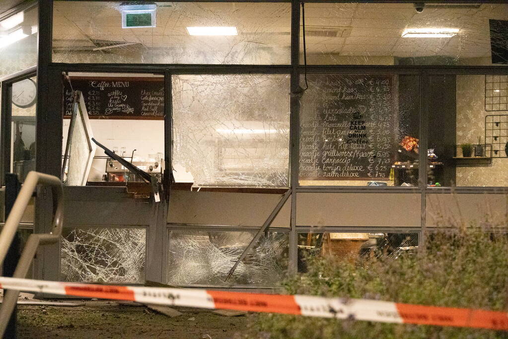 Veel schade na explosie bij Coffee Times NS-station