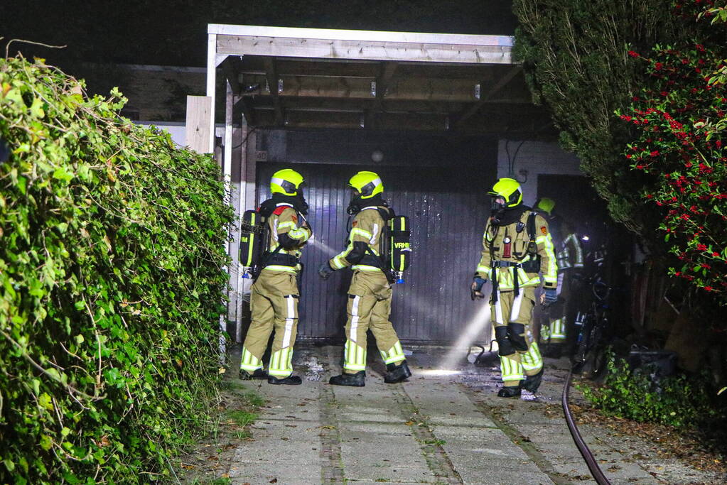 Flinke brand in garage van woning