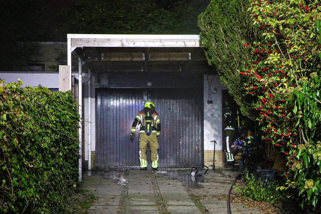 Flinke brand in garage van woning