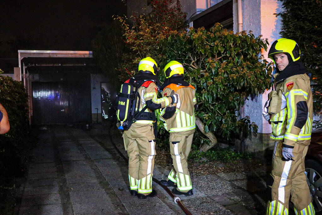 Flinke brand in garage van woning