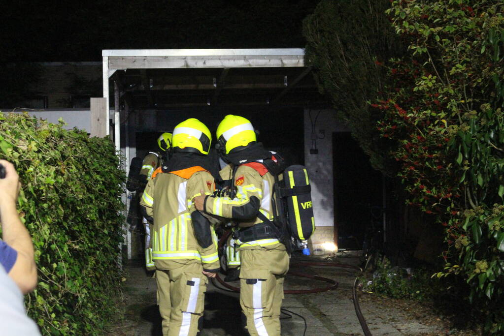 Flinke brand in garage van woning