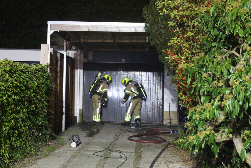 Flinke brand in garage van woning