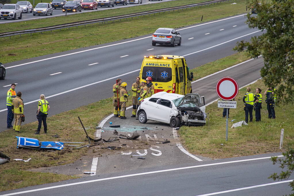 Flinke ravage nadat bestuurder in slaap valt