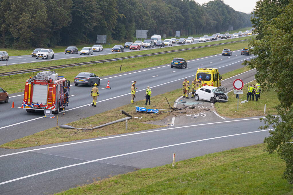 Flinke ravage nadat bestuurder in slaap valt