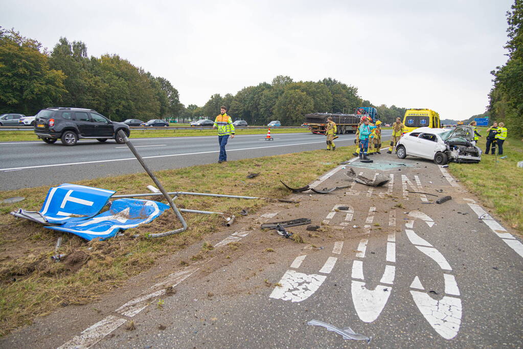 Flinke ravage nadat bestuurder in slaap valt