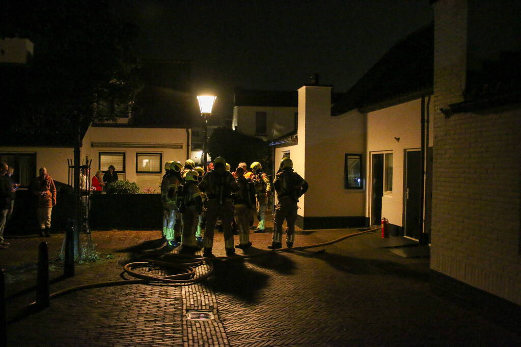 Hevige rookontwikkeling bij brand in woning