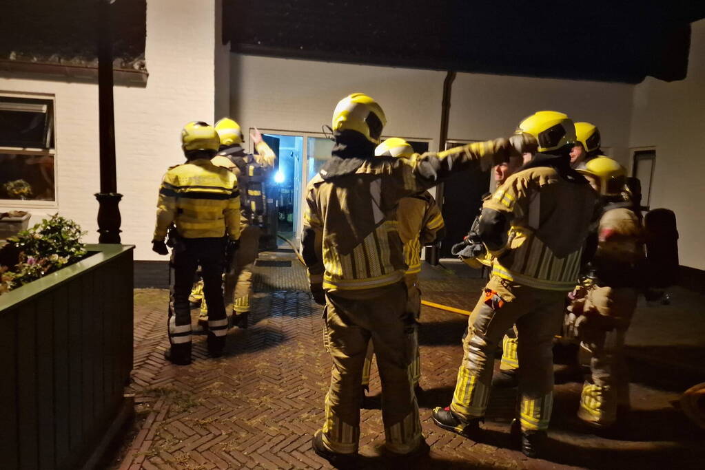 Hevige rookontwikkeling bij brand in woning